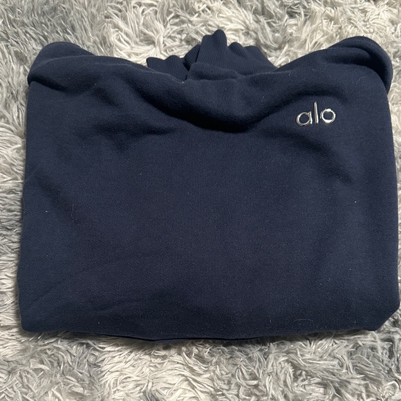 ALO Yoga Dark Blue Crewneck Sweater - Picture 1 of 3